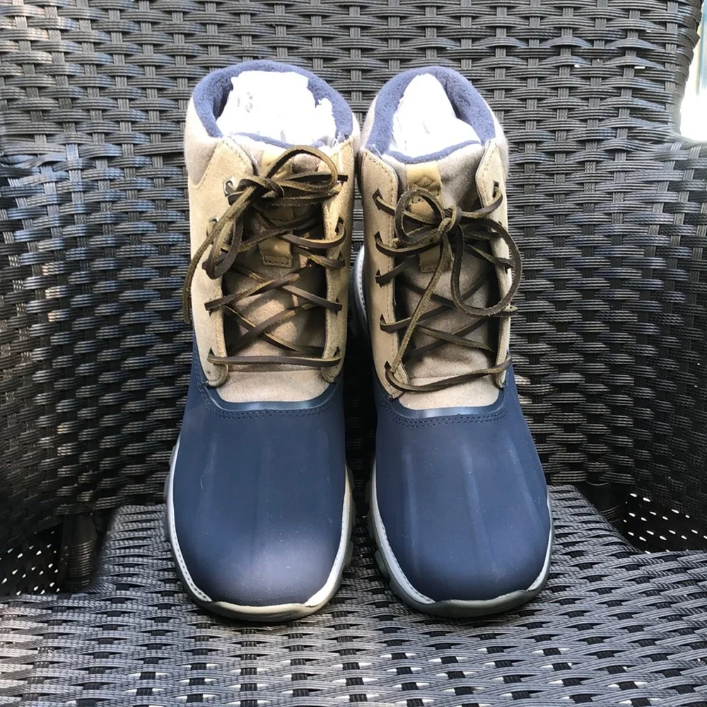 Sperry water resistant thermal linded cold weather boots